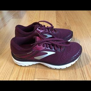 Brooks Adrenaline 18 - barely worn